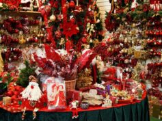 Supply constraints in US warn people to begin early for holiday shopping